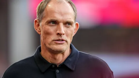 “罗森博格中场新星尼潘亮相伦敦，展开阿森纳签约洽谈”